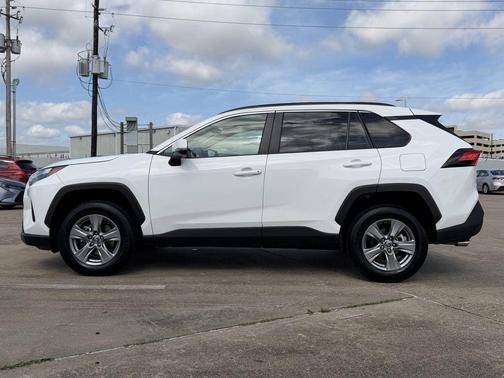 Ice 2024 Toyota RAV4 XLE