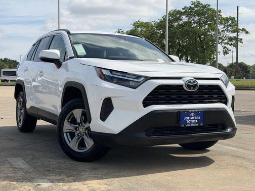 Ice 2024 Toyota RAV4 XLE