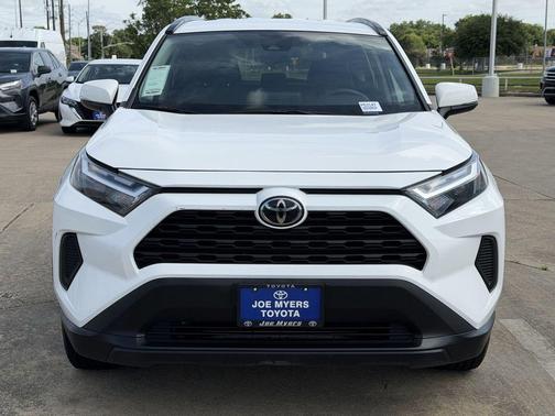 Ice 2024 Toyota RAV4 XLE