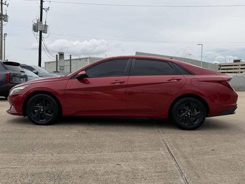 Fluid Metal 2023 Hyundai ELANTRA SEL