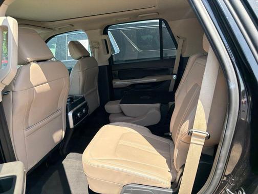 Black Metallic 2024 Ford Expedition Limited