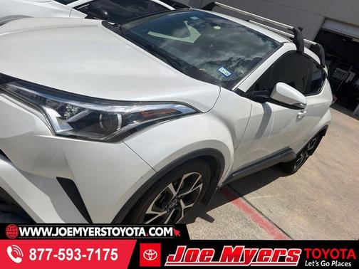 Blizzard Pearl 2019 Toyota C-HR XLE
