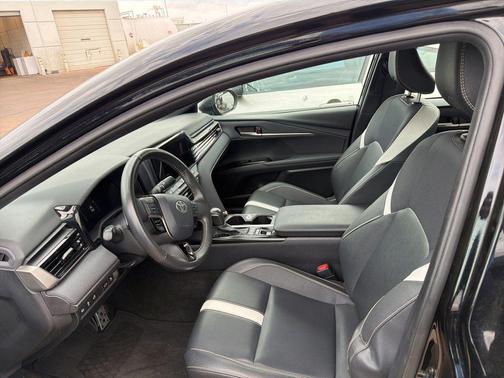 Midnight Black Metallic 2025 Toyota Camry SE