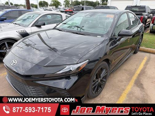Midnight Black Metallic 2025 Toyota Camry SE