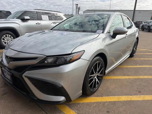 2024 Toyota Camry SE