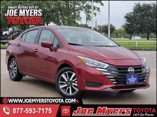 Scarlet 2025 Nissan Versa 1.6 SV