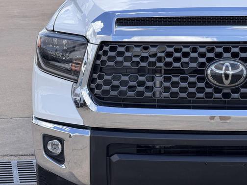 Super White 2021 Toyota Tundra SR5
