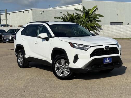 2024 Toyota RAV4 XLE