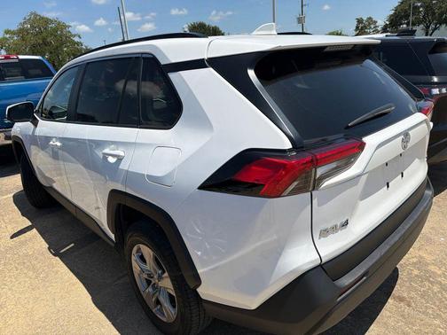 Ice 2025 Toyota RAV4 XLE