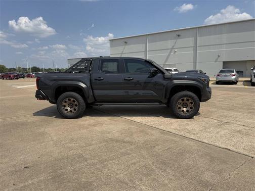 2025 Toyota Tacoma Hybrid Trailhunter