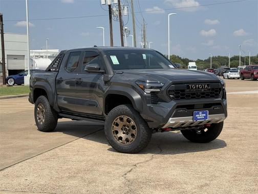 2025 Toyota Tacoma Hybrid Trailhunter