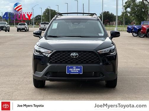 2025 Toyota Corolla Cross LE