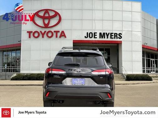 2025 Toyota Corolla Cross LE