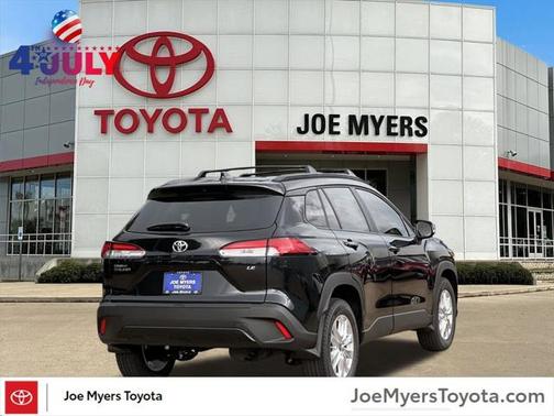 2025 Toyota Corolla Cross LE