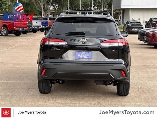 2025 Toyota Corolla Cross LE