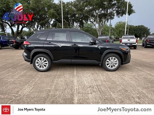 2025 Toyota Corolla Cross LE