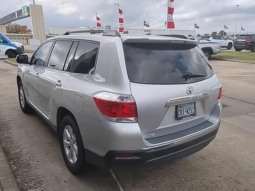 2011 Toyota Highlander SE