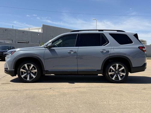2025 Honda Pilot Touring 8-Passenger