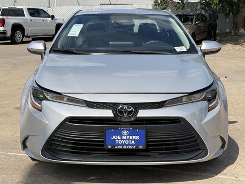 Classic Silver Metallic 2024 Toyota Corolla LE