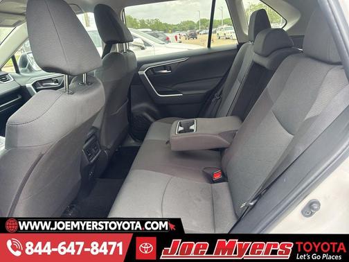 Ice Cap 2025 Toyota RAV4 XLE