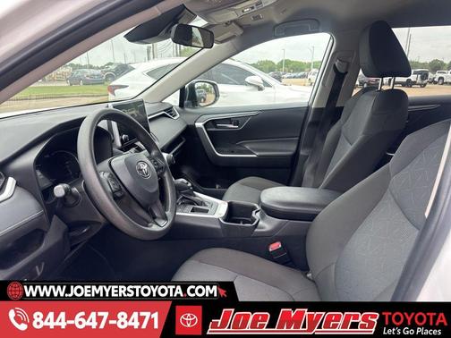 Ice Cap 2025 Toyota RAV4 XLE