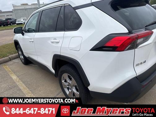 Ice Cap 2025 Toyota RAV4 XLE