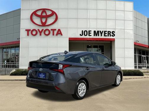 2022 Toyota Prius LE