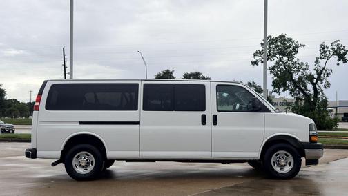 Summit White 2024 Chevrolet Express 3500 RWD 3500 Extended Wheelbase LT