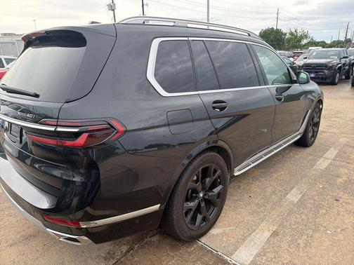 Black Sapphire Metallic 2025 BMW X7 xDrive40i