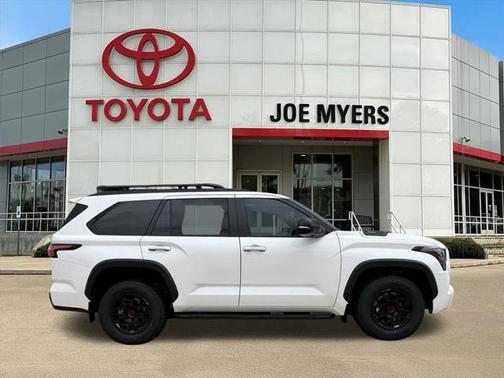 2025 Toyota Sequoia Base