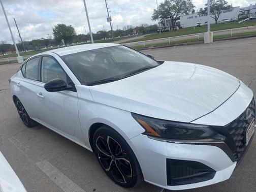 2025 Nissan Altima SR FWD