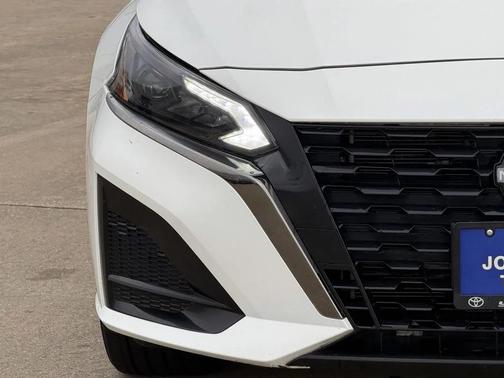 2025 Nissan Altima SR FWD