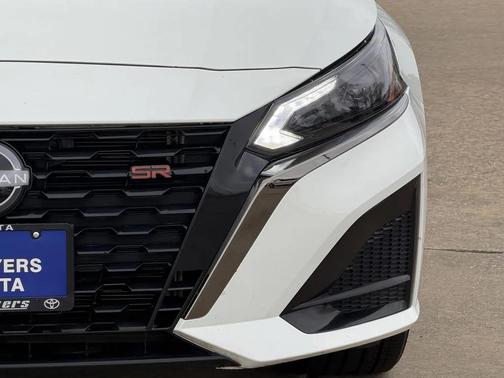 2025 Nissan Altima SR FWD