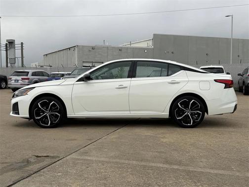 2025 Nissan Altima SR FWD