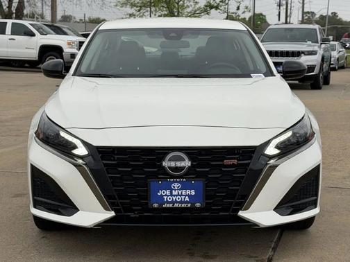 2025 Nissan Altima SR FWD