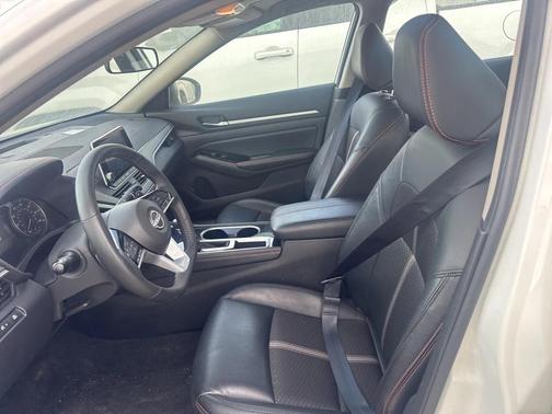 2025 Nissan Altima SR FWD