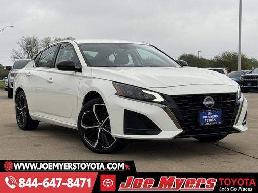 Glacier White 2025 Nissan Altima SR FWD