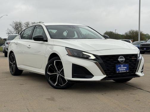 2025 Nissan Altima SR FWD