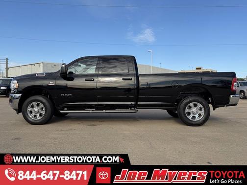 Diamond Black Crystal Pearlcoat 2024 RAM 3500 Big Horn Crew Cab 4x4 8' Box