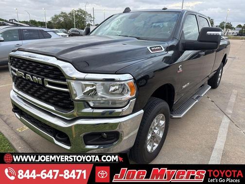 Diamond Black Crystal Pearlcoat 2024 RAM 3500 Big Horn Crew Cab 4x4 8' Box