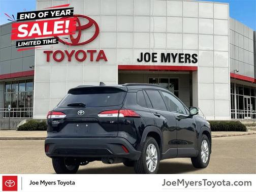 2025 Toyota Corolla Cross LE