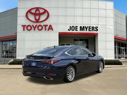 2022 Lexus ES 350 Luxury