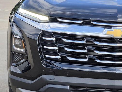 Mosaic Black Metallic 2025 Chevrolet Equinox 1LT