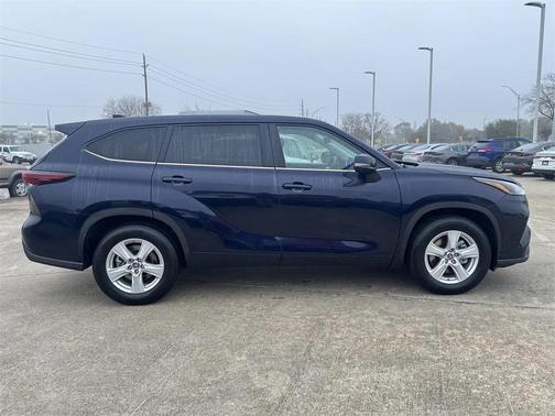 2025 Toyota Highlander LE