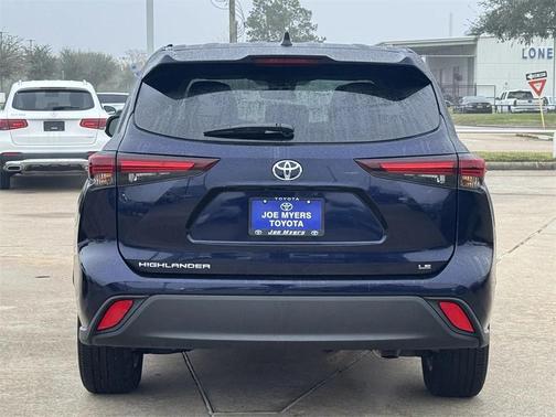 2025 Toyota Highlander LE