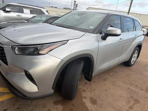 2023 Toyota Highlander LE