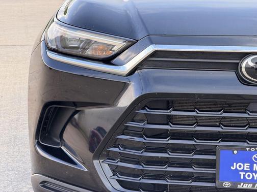 Midnight Black Metallic 2025 Toyota Grand Highlander XLE