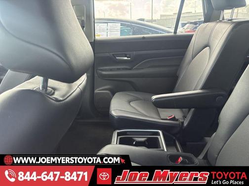 Midnight Black Metallic 2025 Toyota Grand Highlander XLE