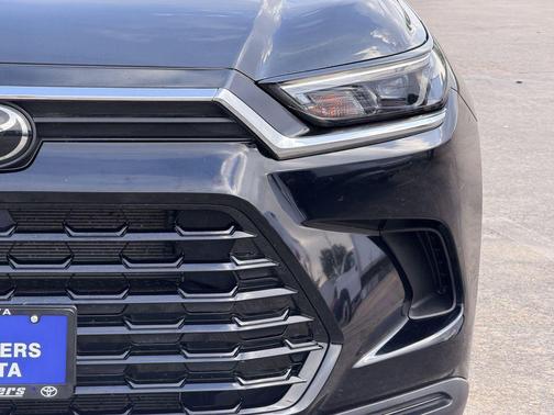 Midnight Black Metallic 2025 Toyota Grand Highlander XLE