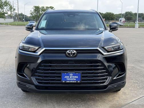 Midnight Black Metallic 2025 Toyota Grand Highlander XLE